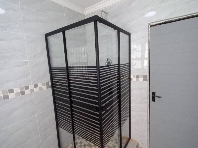 GALIS TILES AND DOORS pty(Ltd)